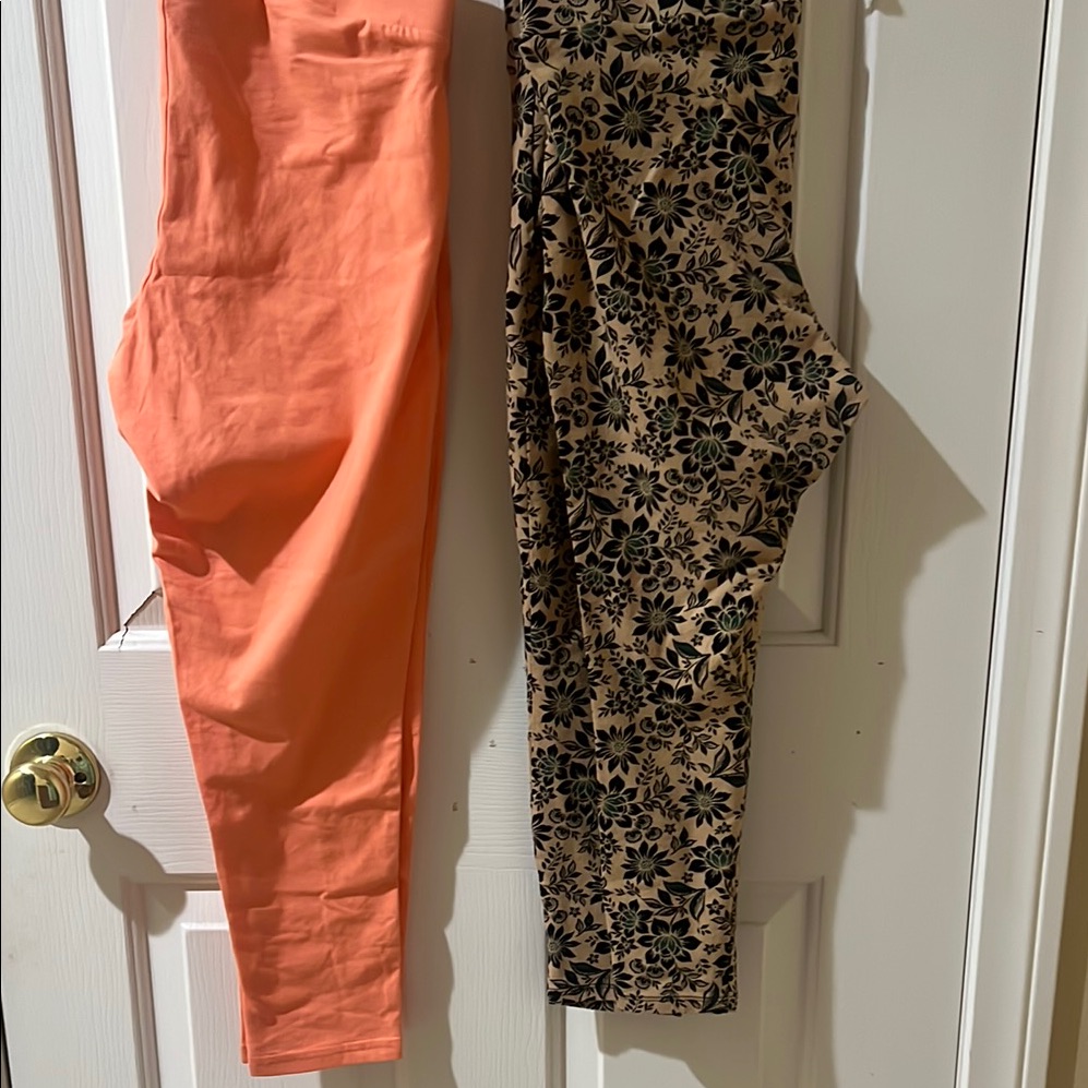 Lot Of 2 Torrid Capri Leggings